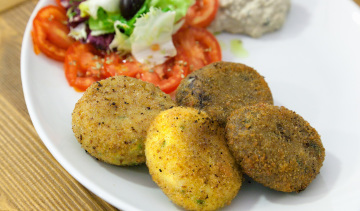 Polpette vegetariane: polpette con melanzane o patate o zucchine.